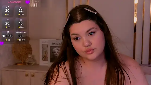 EmilyHyde's Live XXX Chat