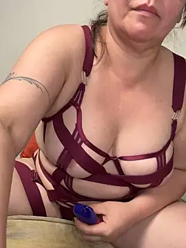 LadySaraNoir's Live XXX Chat