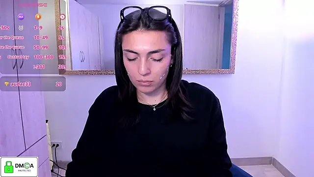 EricaVanderhill Adlı Modelin Canlı XXX Sohbeti