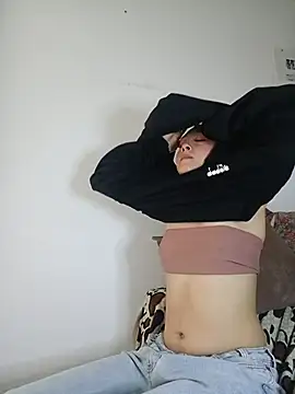 Chat +18 de Laurenn_Sweet ao vivo
