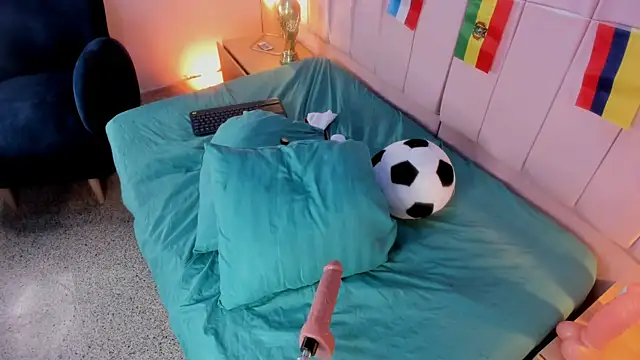 Hillary_Collins1 élő XXX-chatje