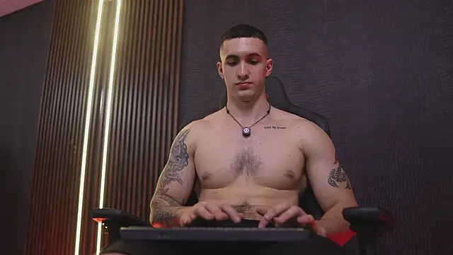 Chat +18 de JacksonOlsenn ao vivo