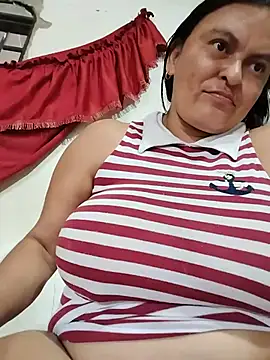 Chatroom XXX en direct de Horny-Mommy-Dirty