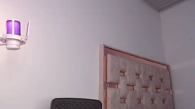 LAILA_GOMEZ1のライブXXXチャット