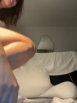 Aryrosee Chat XXX live