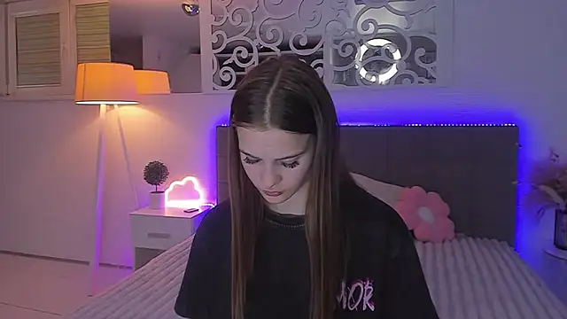 LuisaClover Chat XXX in diretta