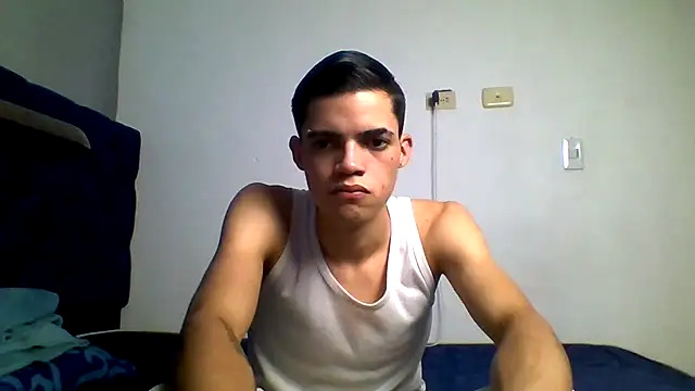 Latinos_2001: απευθείας συνομιλία ΧΧΧ