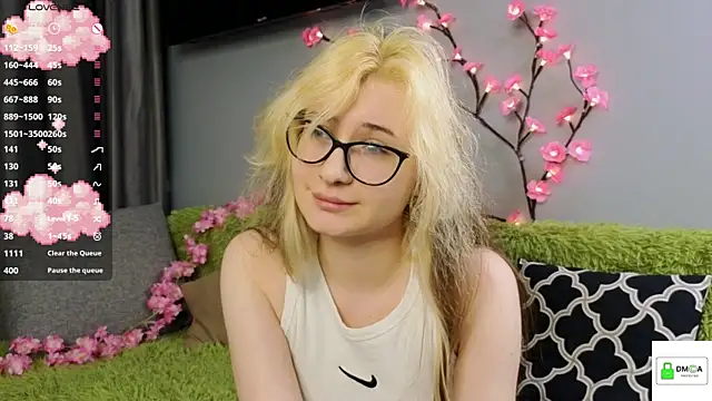 Chat +18 de HellyCherry ao vivo