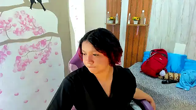 Emily_Coper18のライブXXXチャット