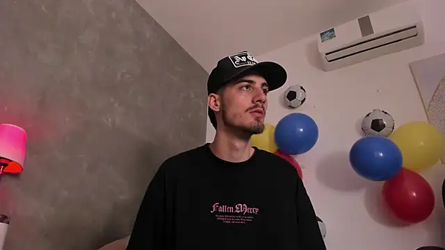 Liam_Crown Live XXX-Chat