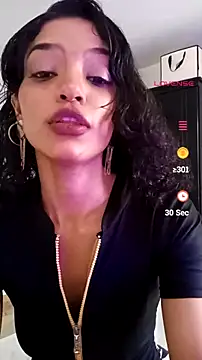 Aphrodite-777's Live XXX Chat