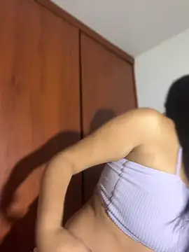 Iam-sophia27's Live XXX Chat