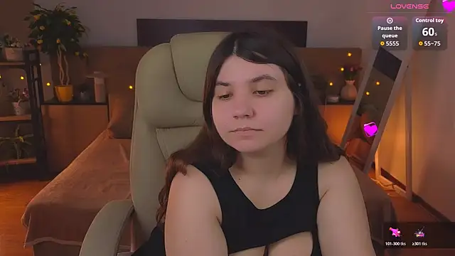 Viola__Shy লাইভ XXX চ্যাট