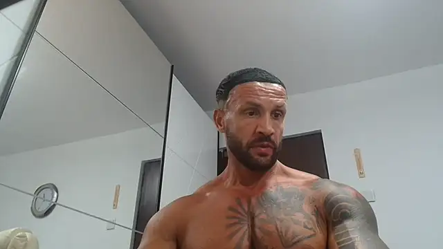 Chat XXX en directo de Magnificmuscles89