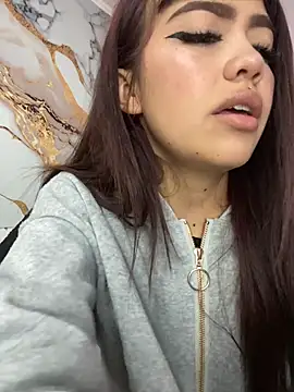 Chat +18 de kira_ec ao vivo