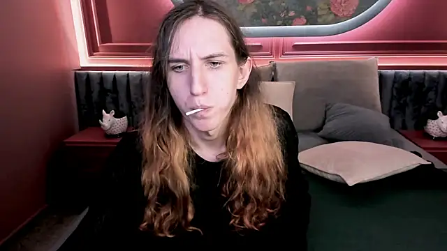 ChrisyBevy's Live XXX Chat