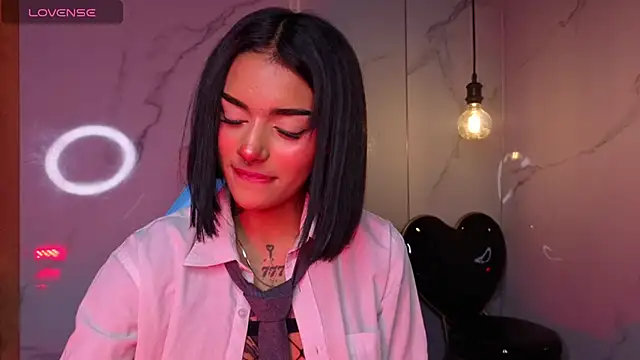Milu_carbajal_x Adlı Modelin Canlı XXX Sohbeti