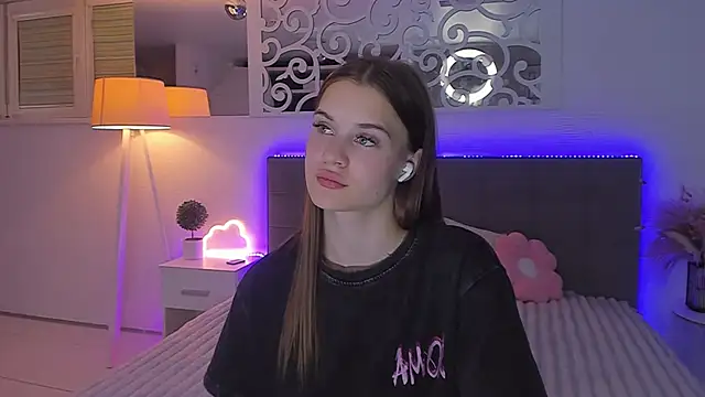 LuisaClover – Naživo XXX chat