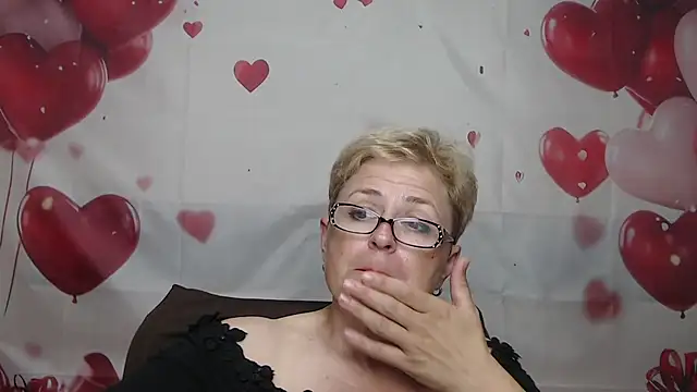 EmiliaGree live XXX chat