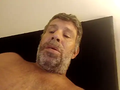 stud2512 élő XXX-chatje