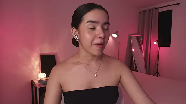 flufflyass Chat XXX live