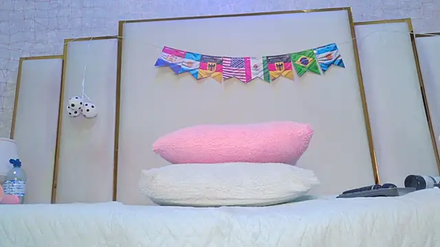 XXX chat uživo modela thalia888_