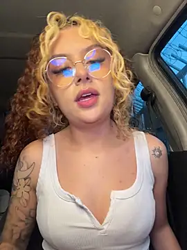 Joyce-fire's Live XXX Chat