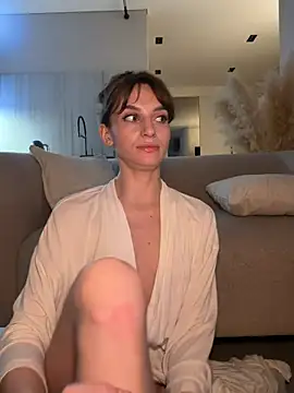 -AngelAri-'s Live XXX Chat