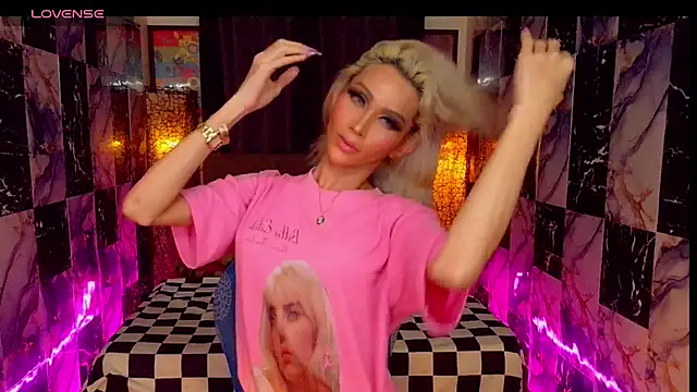 SeductiveSamanthaTSのライブXXXチャット