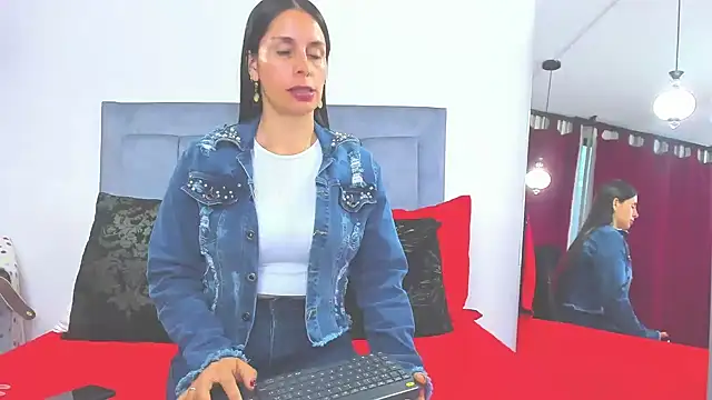 Atenis_thompson live XXX chat