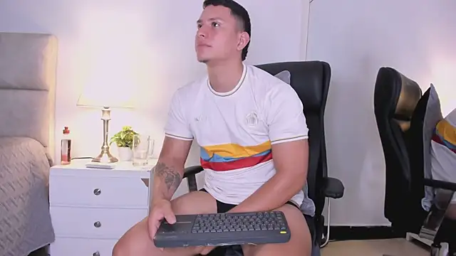 Chriss_Diamond élő XXX-chatje