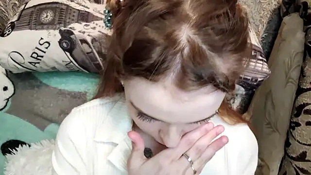 CUTE1KITTY élő XXX-chatje