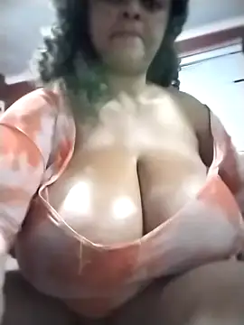 PrettyLisa26のライブXXXチャット