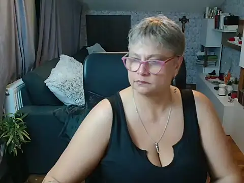 Czat XXX na żywo – NewHellen4you