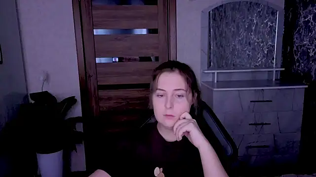 Kristy-Max Chat XXX live