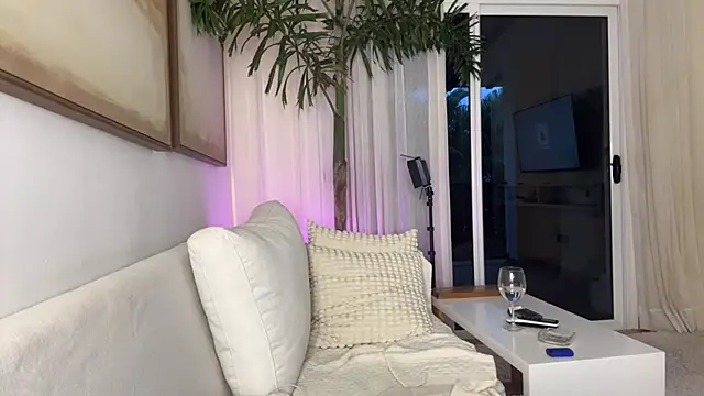 Chat +18 de ViviGoddess ao vivo