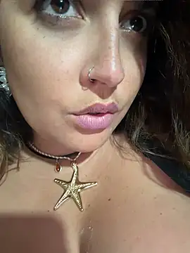 Novababy18 élő XXX-chatje