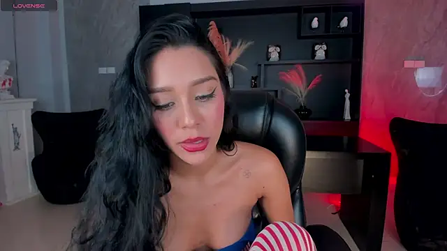 Chat +18 de AmaliaCrus ao vivo