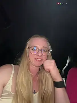EllyNora Chat XXX in diretta