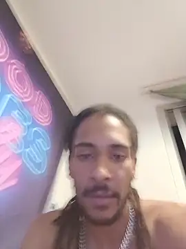 הופעת וובקאם של Mikaaa97