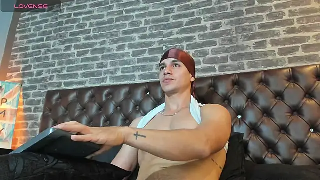 Jamexxx1_'s Live XXX Chat