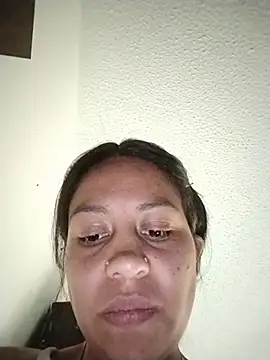 Tiphanydirty3 Adlı Modelin Canlı XXX Sohbeti