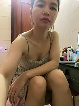 LiLi-Kirix99's Live XXX Chat