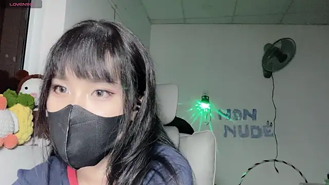 Tieu-May's Live XXX Chat