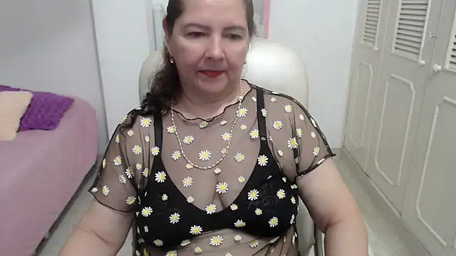 leonela_69 live XXX chat