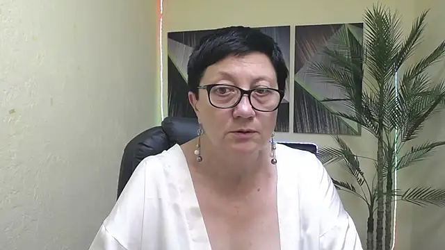 EmilyL0ve: απευθείας συνομιλία ΧΧΧ