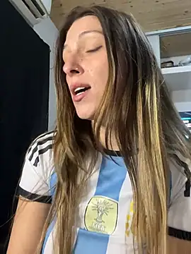 Chat +18 de Irisdollmagic ao vivo