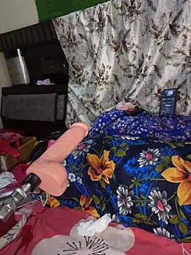 HOTTY-TINA élő XXX-chatje