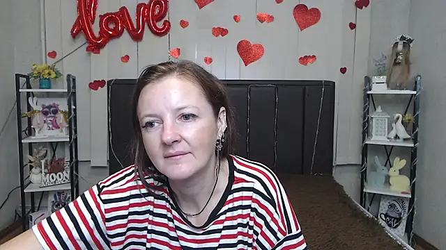 XXX chat uživo modela MeganPirs