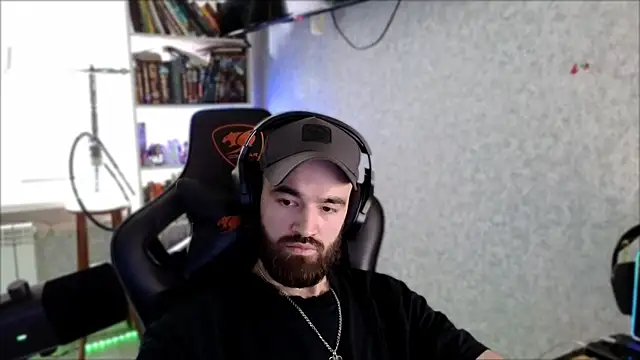_Serious_Man live XXX chat